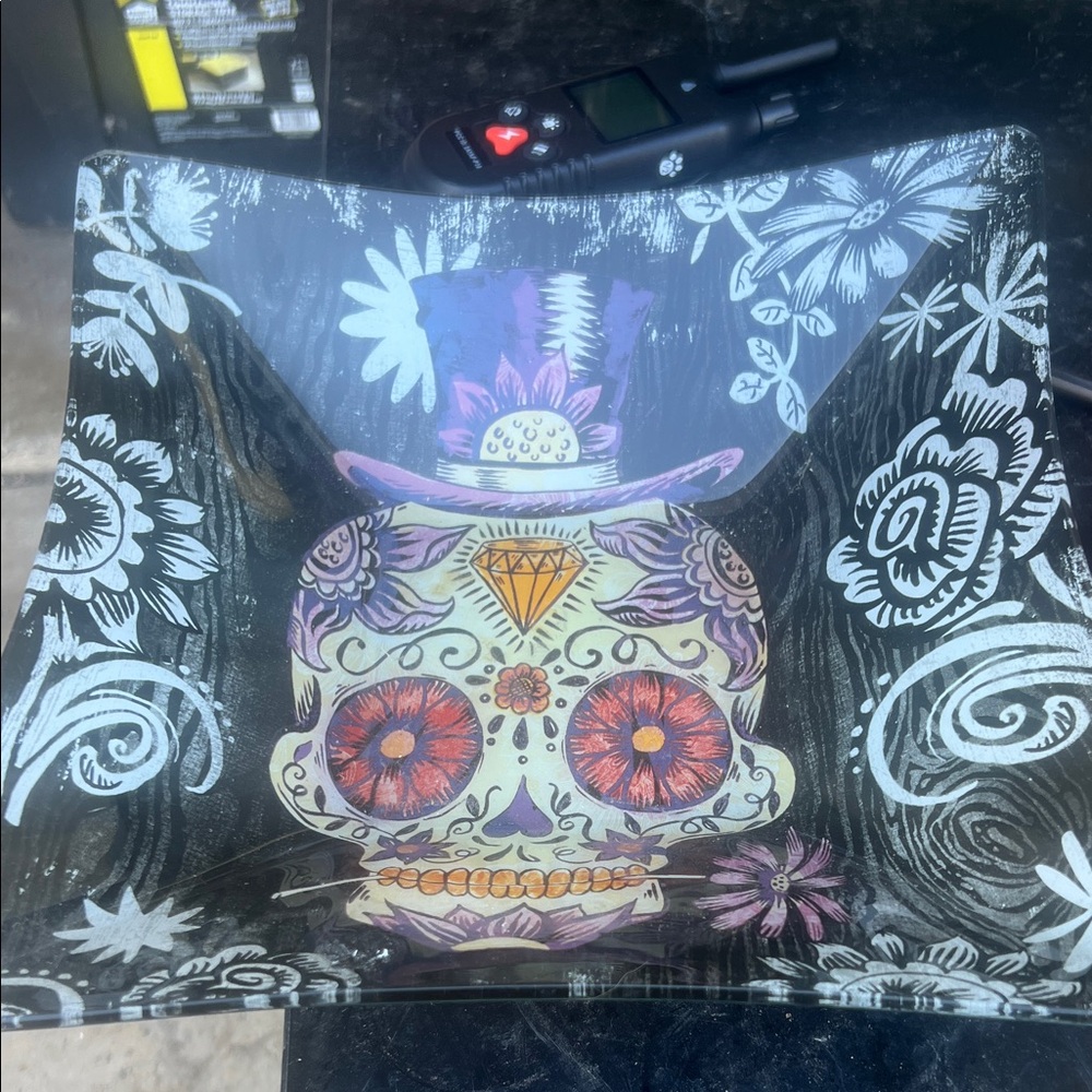 Decorative Skull Design Glass Plate